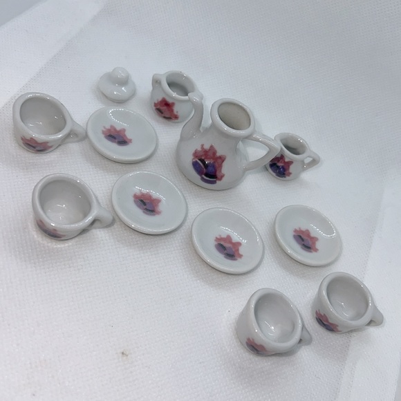 VINTAGE MINIATURE CERAMIC TEA SET BELLS AND RIBBONS - Picture 8 of 10